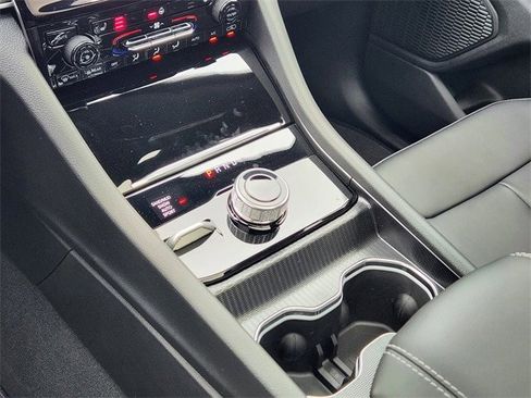 New 2025 Jeep Grand Cherokee L Limited image 15