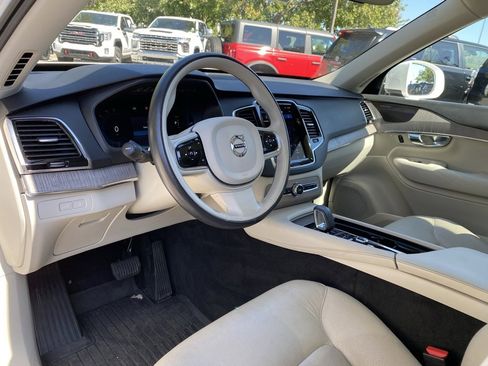 Used 2023 Volvo XC90 T8 Plus w/ Protection Package Premier image 9