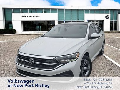 Used 2023 Volkswagen Jetta SE w/ Panoramic Sunroof Package