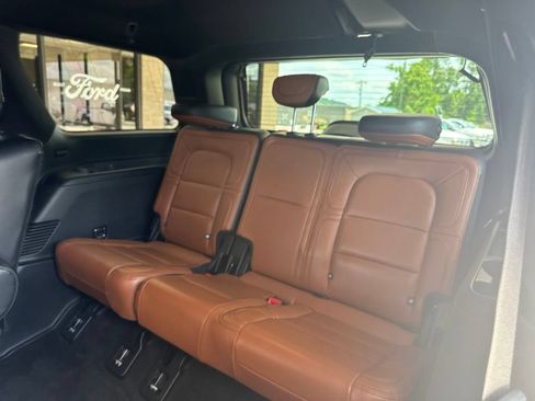 Used 2020 Lincoln Navigator Reserve w/ Luxury Package AWD/4WD image 18