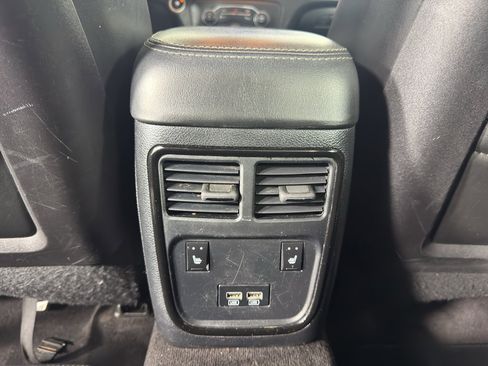 Used 2017 Dodge Charger SXT w/ Plus Group RWD image 33