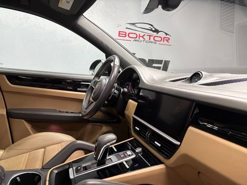 Used 2021 Porsche Cayenne E-Hybrid Coupe image 76