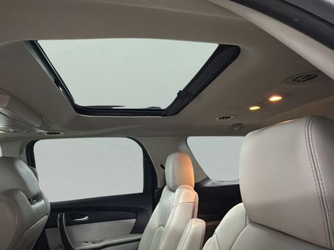 Used 2012 GMC Acadia Denali image 32