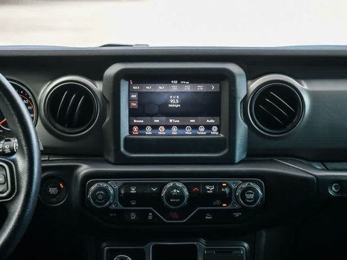 Used 2023 Jeep Wrangler Unlimited Sport AWD/4WD image 13