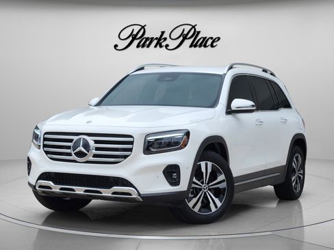 Used 2025 Mercedes-Benz GLB 250 image 1