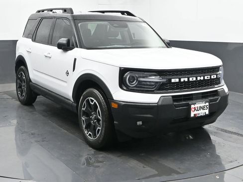 New 2025 Ford Bronco Sport Outer Banks image 2