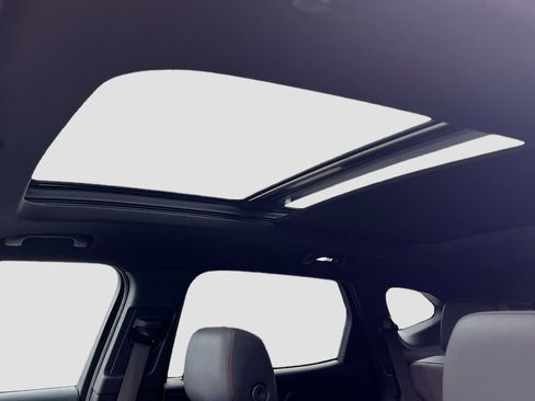 Used 2022 Chevrolet Blazer RS w/ Enhanced Convenience Package image 23