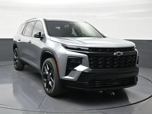 Used 2026 Chevrolet Traverse RS FWD image 7