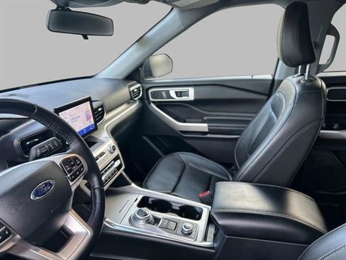 Used 2023 Ford Explorer XLT w/ Equipment Group 202A image 23