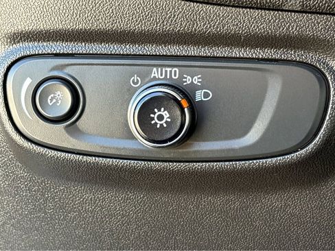 Used 2022 Chevrolet Equinox LT FWD image 9