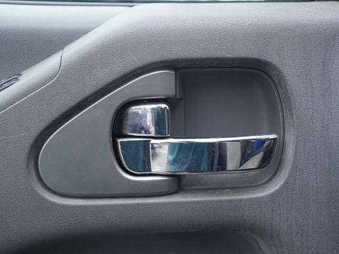 Used 2017 Nissan Frontier SV RWD image 8