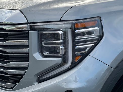 Used 2024 GMC Sierra 1500 SLT image 51