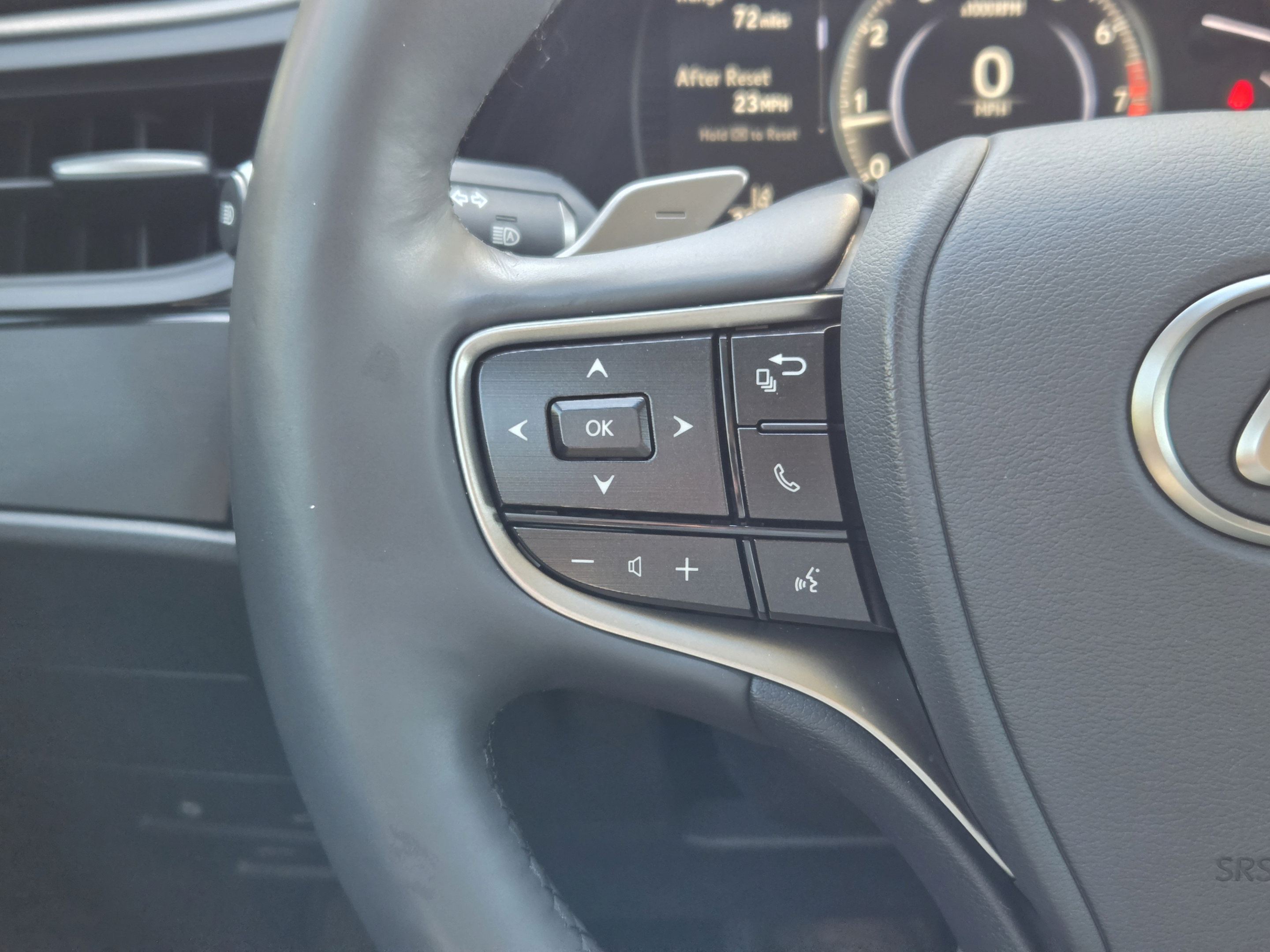 Used 2024 Lexus ES 350 w/ Premium Package FWD image 25