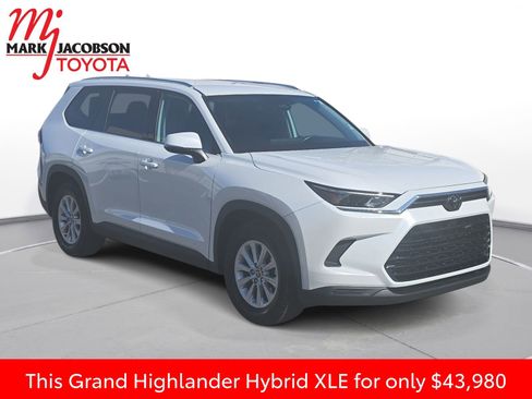 Used 2024 Toyota Grand Highlander XLE image 5