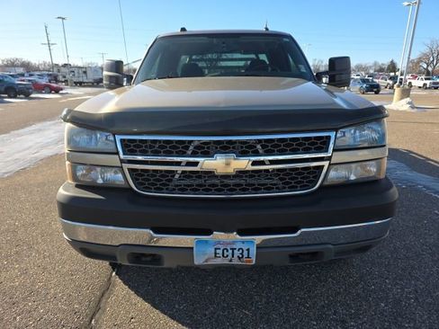 Used 2005 Chevrolet Silverado 2500 LS w/ Skid Plate Package image 2