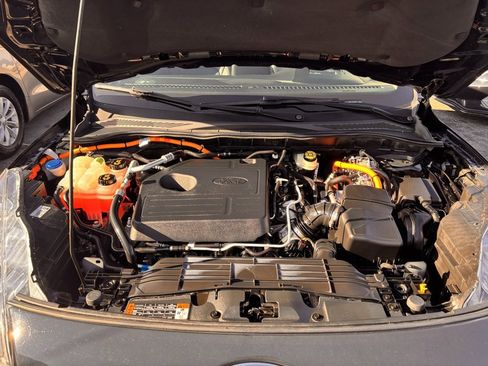 Used 2020 Ford Escape Titanium image 37