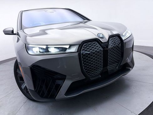 Used 2023 BMW iX xDrive50 w/ Sport Package AWD/4WD image 3