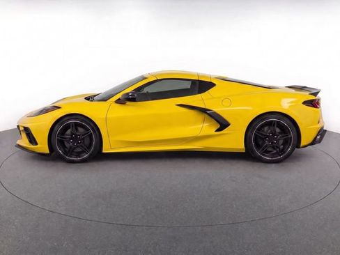 Used 2025 Chevrolet Corvette Stingray Coupe w/ 1LT RWD image 3
