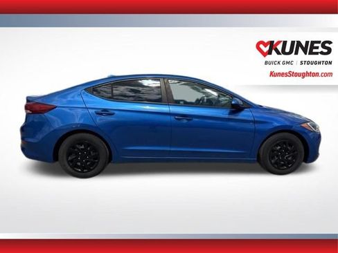 Used 2017 Hyundai Elantra SE FWD image 11