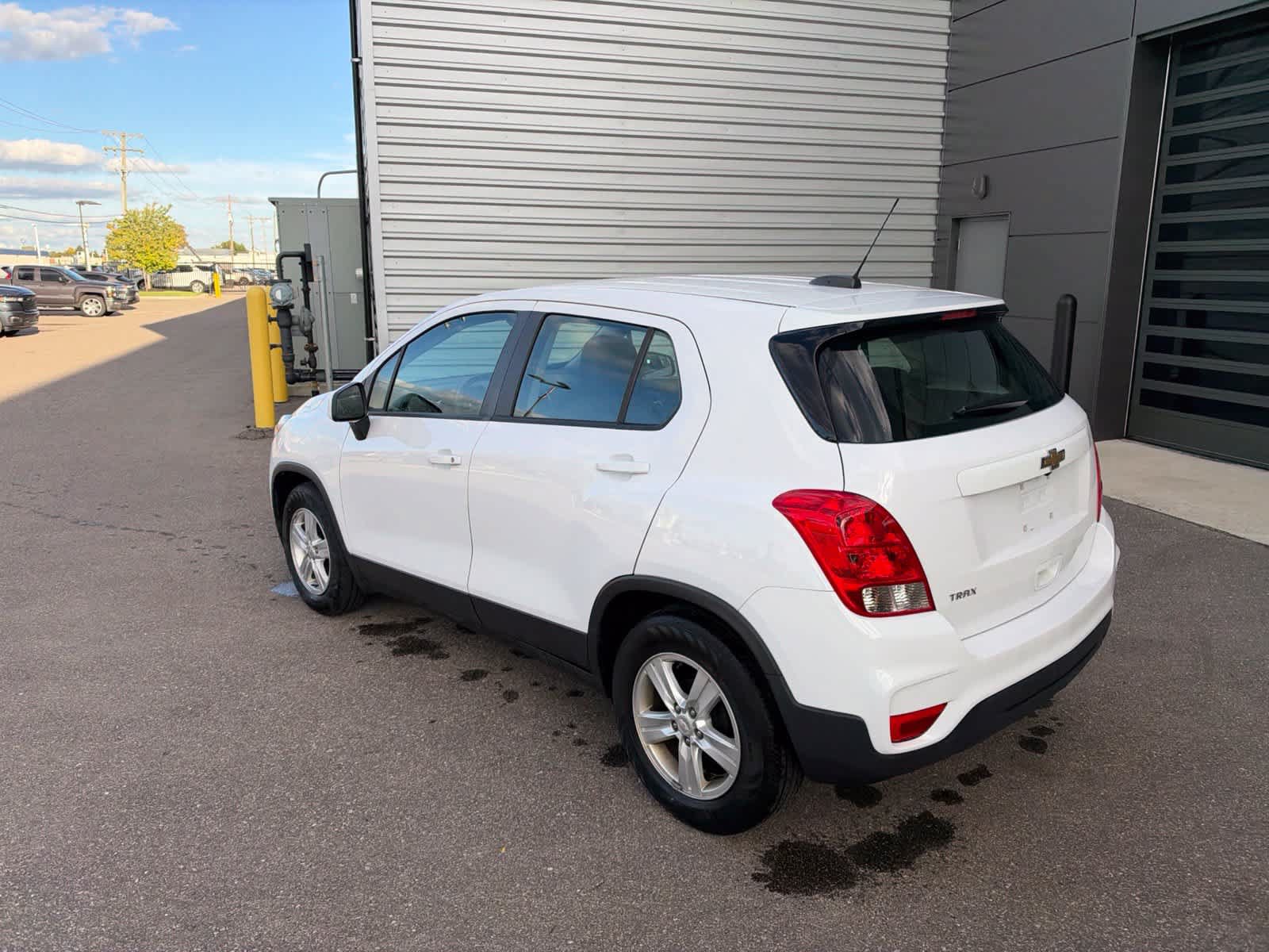 Used 2019 Chevrolet Trax LS FWD image 3