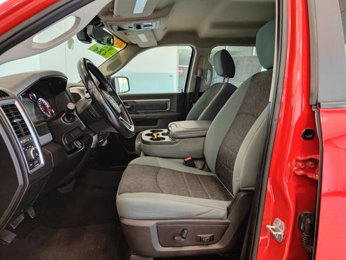 Used 2019 RAM 1500 Big Horn AWD/4WD image 10