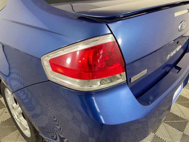 Used 2008 Ford Focus Coupe FWD image 19