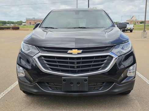 Used 2019 Chevrolet Equinox LS w/ LS Convenience Package image 2