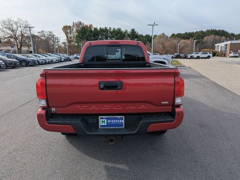 Used 2016 Toyota Tacoma TRD Off-Road image 4