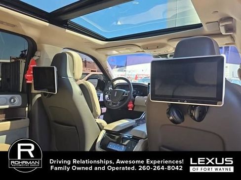 Used 2022 Lincoln Navigator L Reserve image 7