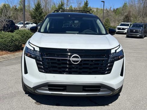 New 2026 Nissan Pathfinder Platinum w/ Lighting Package AWD/4WD image 2