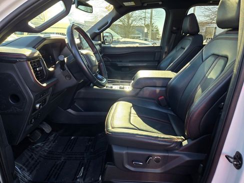 Used 2022 Ford Expedition Max Limited image 21