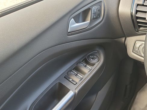 Used 2019 Ford Escape Titanium AWD/4WD image 20