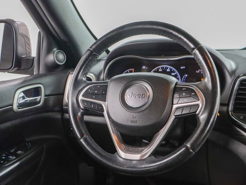 Used 2021 Jeep Grand Cherokee Laredo X image 12