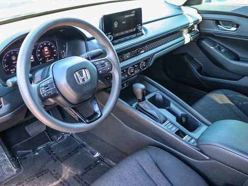 Used 2025 Honda Accord SE image 17