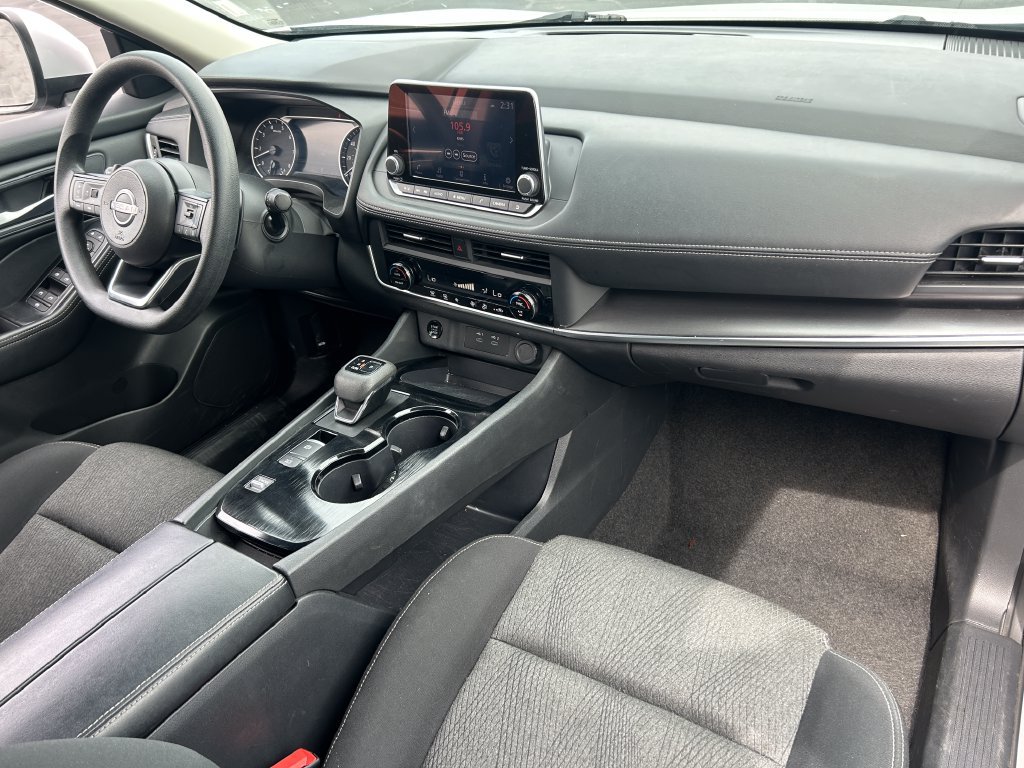 Used 2024 Nissan Rogue SV FWD image 30