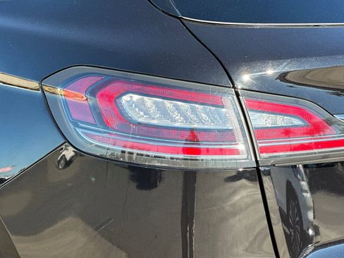 Used 2023 Lincoln Nautilus Reserve w/ Equipment Group 202A image 27