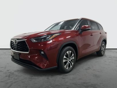 Used 2023 Toyota Highlander XLE