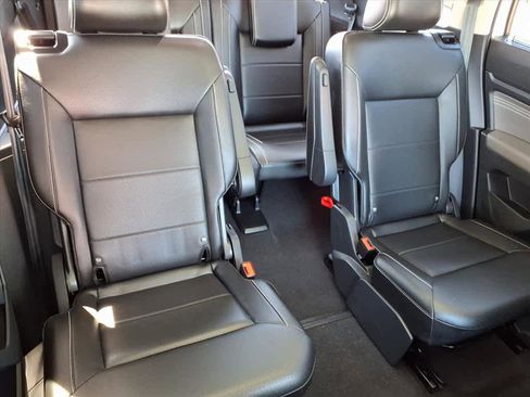 Used 2023 Volkswagen Atlas SE w/ Panoramic Sunroof Package image 21