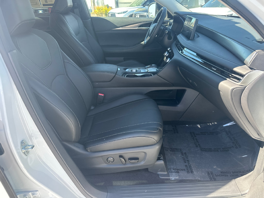 Certified 2026 INFINITI QX60 Pure w/ Cargo Package FWD image 11