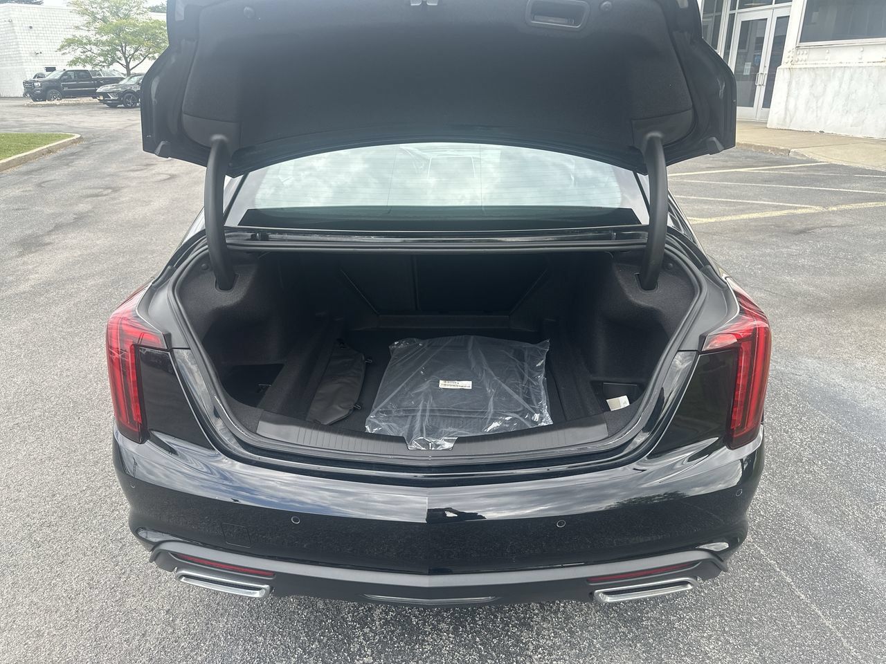 Used 2023 Cadillac CT5 Luxury w/ Cold Weather Package AWD/4WD image 26