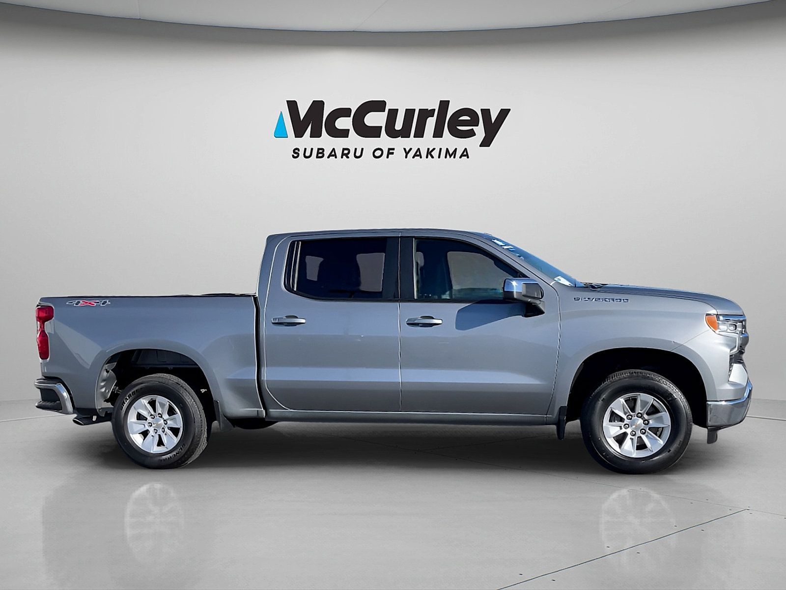 Used 2025 Chevrolet Silverado 1500 LT AWD/4WD image 7