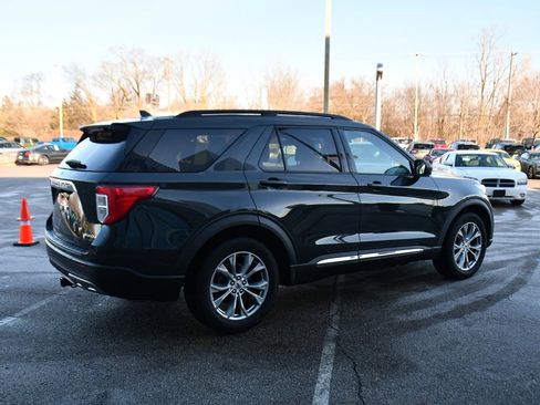 Used 2022 Ford Explorer XLT w/ Equipment Group 202A image 7