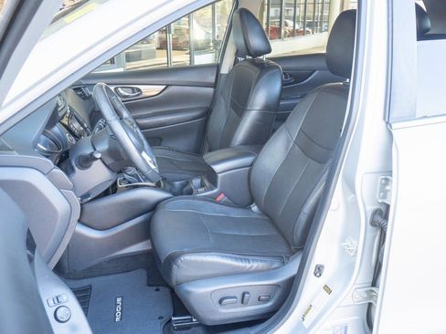 Used 2018 Nissan Rogue SL w/ Premium Package image 8