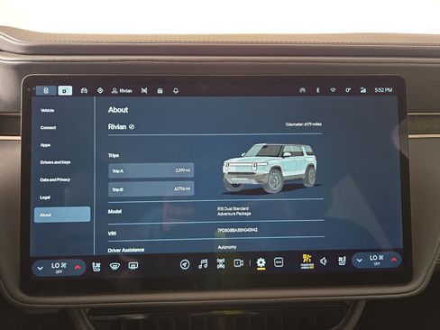 Used 2025 Rivian R1S Adventure Dual AWD/4WD image 29