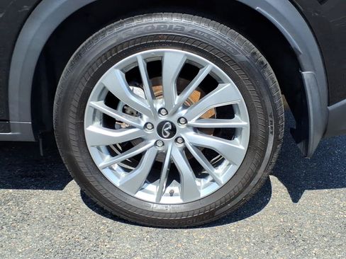 Used 2023 INFINITI QX50 Luxe w/ Accent Package AWD/4WD image 9