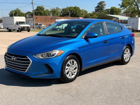 Used 2017 Hyundai Elantra SE FWD image 6