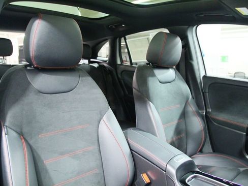 Certified 2024 Mercedes-Benz GLA 250 4MATIC image 24