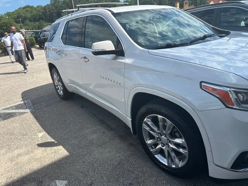 Used 2020 Chevrolet Traverse High Country w/ LPO, Floor Liner Package AWD/4WD image 5