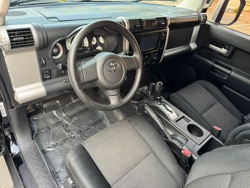 Used 2010 Toyota FJ Cruiser 4WD image 20