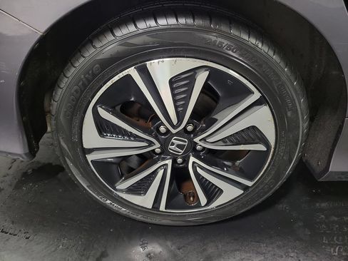 Used 2018 Honda Civic EX-L image 11